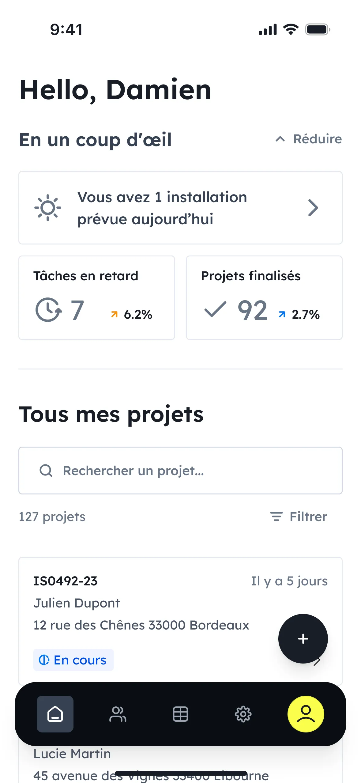 A design for the Solteo mobile app showing the homepage with a few metrics and a list of all the projects.